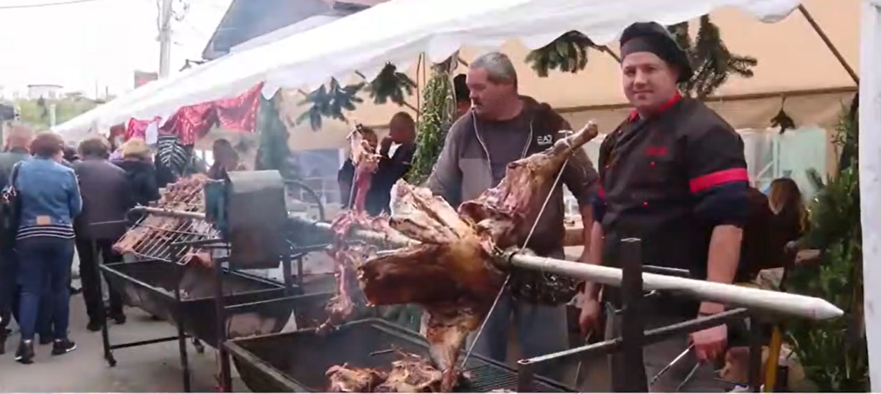 Ce este „Festivalul tocanului”, un eveniment cu tradiție și plin de aromele bucătăriei românești. Cum se prepară tocanul