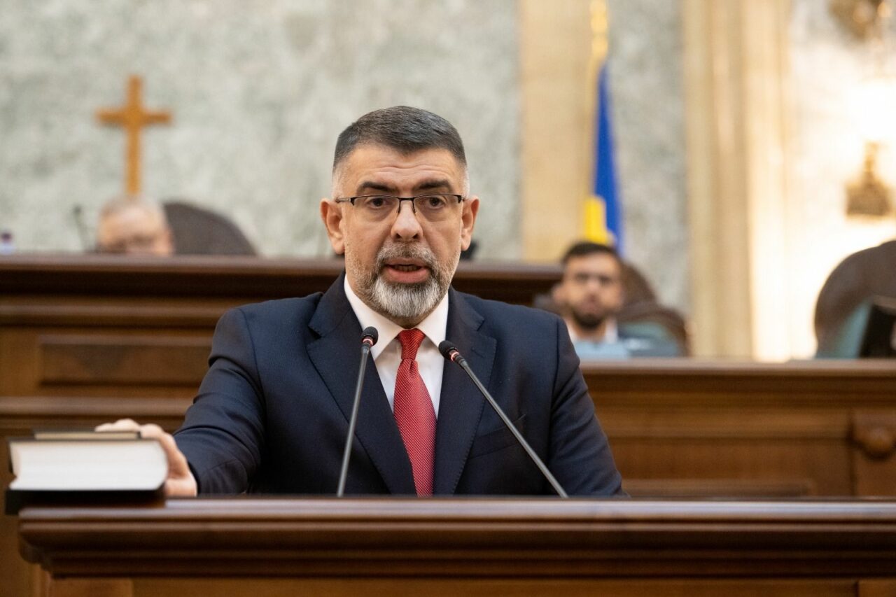 Senatul României funcționează pe o organigramă din 2013/ Aproape 200 de angajați vor pleca acasă