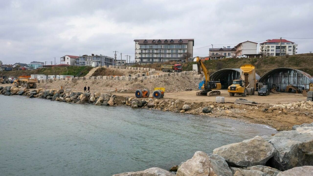 Plaja de la Costinești se va MĂRI de 10 ori. Ministrul Mediului, Mircea Fechet: „Acolo vor fi 26 de hectare de plajă nouă”