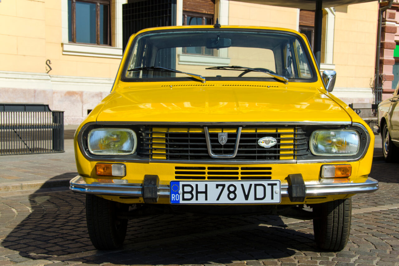 Un român din Cluj și-a transformat Dacia 1300 într-o mașină ELECTRICĂ