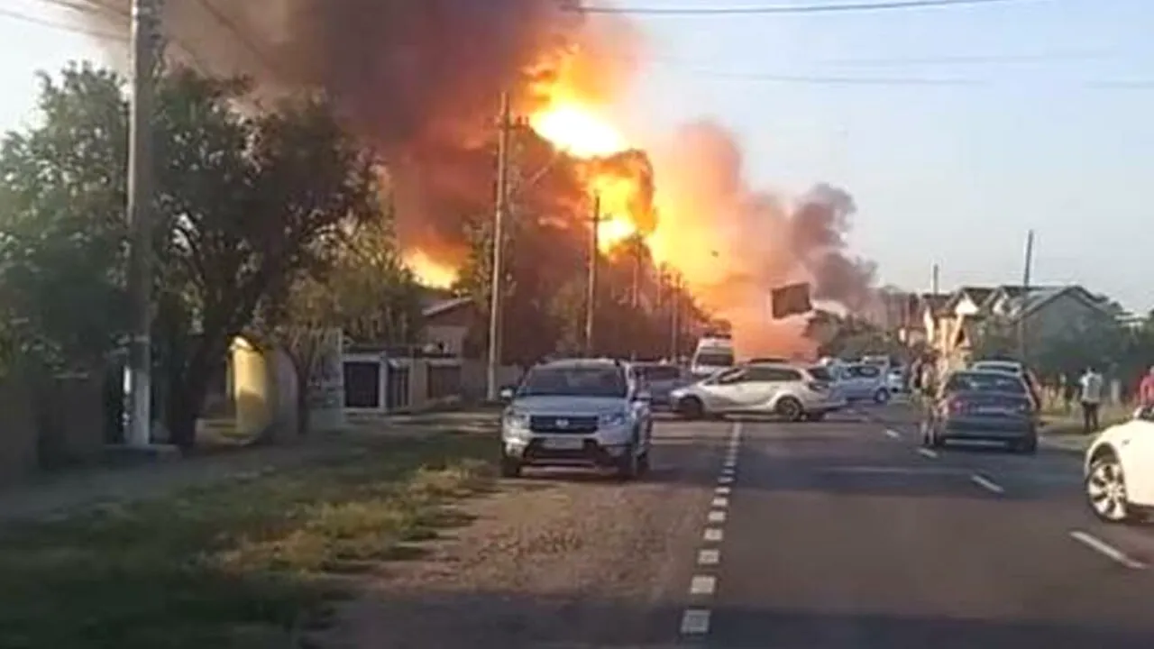 Un nou INCENDIU la CREVEDIA lângă fosta stație GPL, unde în 2023 flăcările au provocat un adevărat dezastru