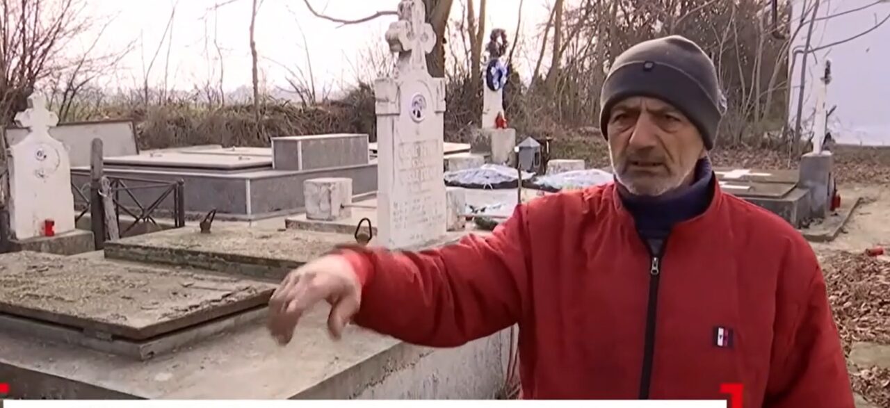 Un oraș din Dolj, TERORIZAT de profanatorii de morminte. Localnicii sunt disperați