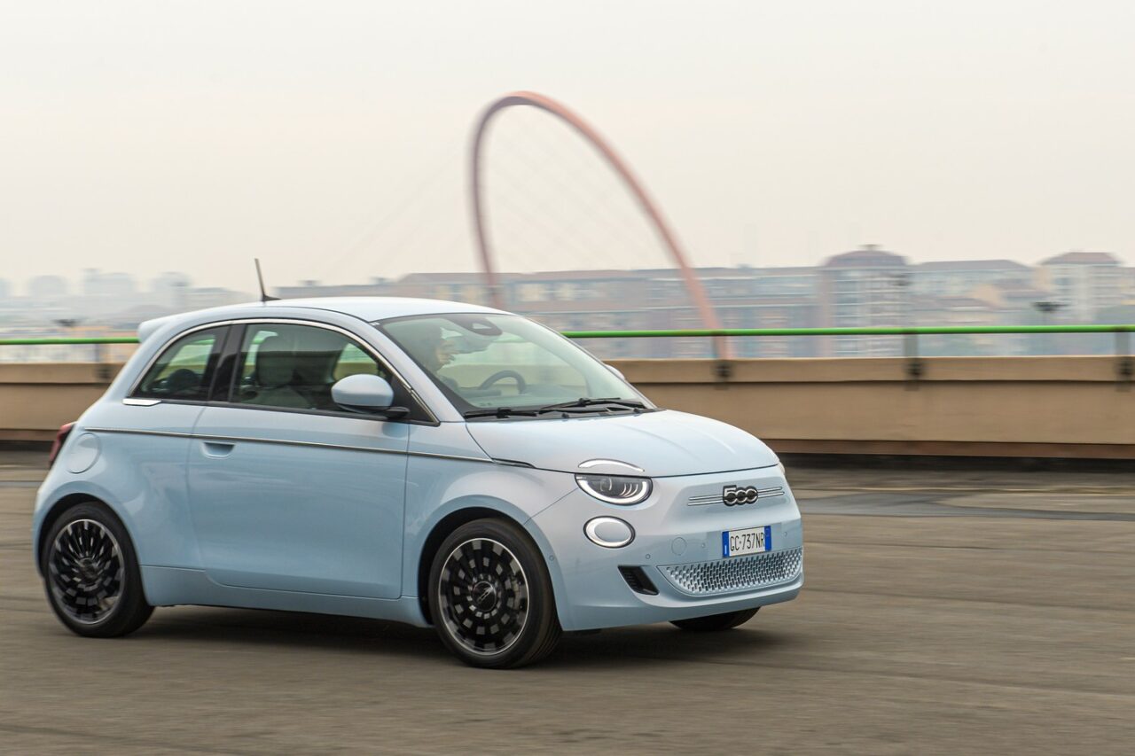 Italia testează primele vehicule AUTONOME în Brescia. Vor fi folosite la transportul în comun
