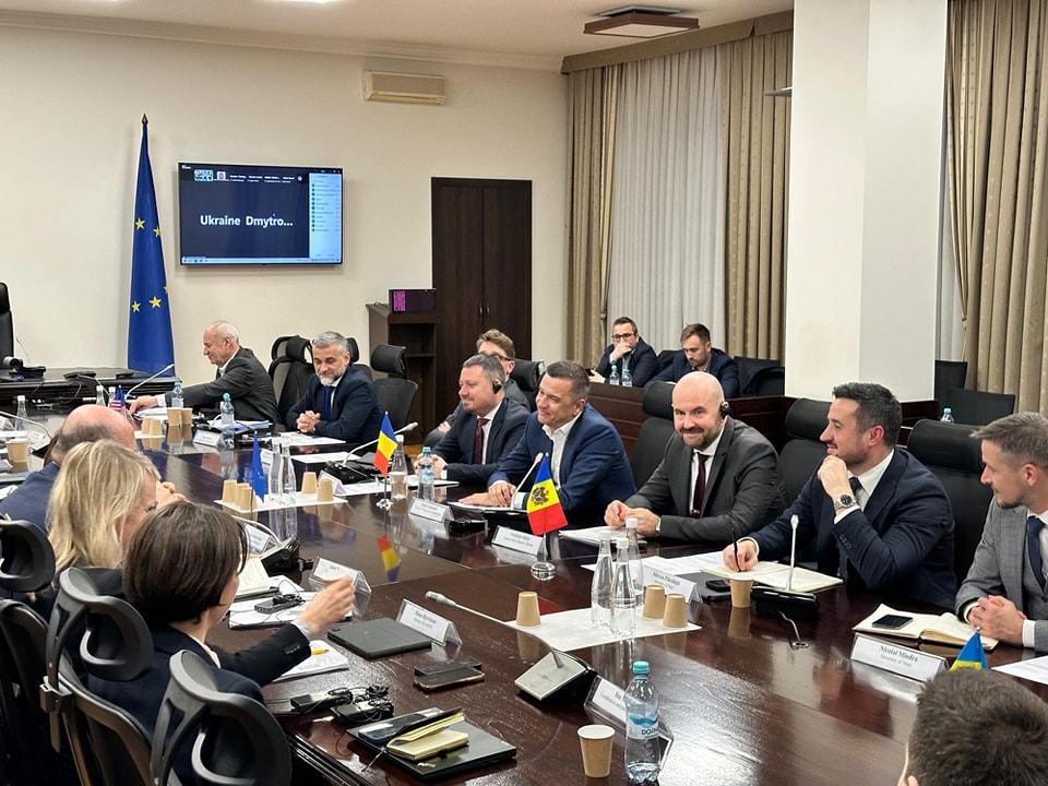 Sorin GRINDEANU, la Chișinău: „Repunem în funcțiune infrastructura feroviară din Portul Constanța și Galați”
