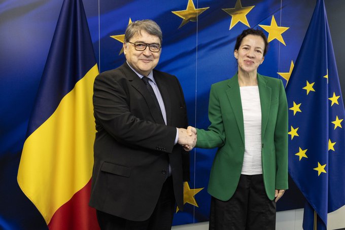 Emil Hurezeanu s-a întâlnit cu Roxana Mînzatu la Bruxelles/ „Angajament comun prin acţiune coordonată la nivelul Uniunii Europene”