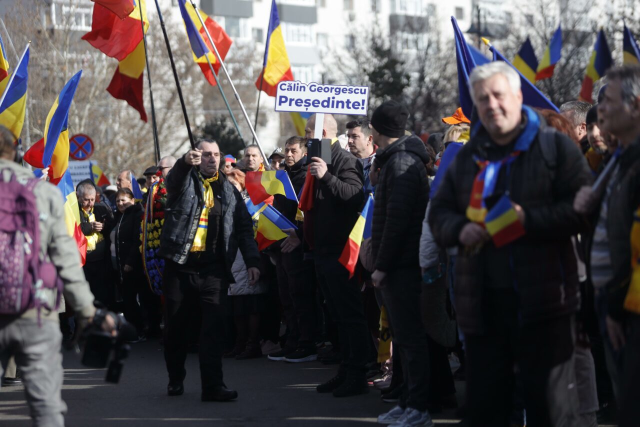 Ce au văzut pe cer susținătorii lui Călin Georgescu la mitingul de Ziua Unirii: „E un semn divin”