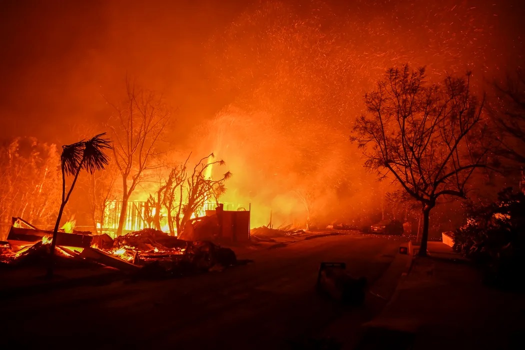 Viața bate FILMUL în Los Angeles! Casa unui actor celebru s-a făcut scrum în incendiile devastatoare. Mărturii emoționante: „Nu a mai rămas nimic”