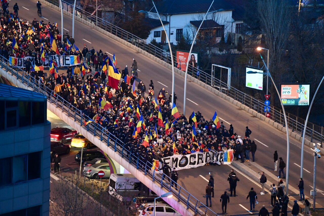 Ce explicații a dat la Poliție bărbatul prins la mitingul AUR cu aproape 40.000 de euro