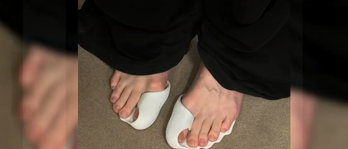 Celebra Casă de Modă Balenciaga a REALIZAT pantofii care acoperă doar talpa și degetul mare de la picior. Când vor fi disponibili și la ce preț