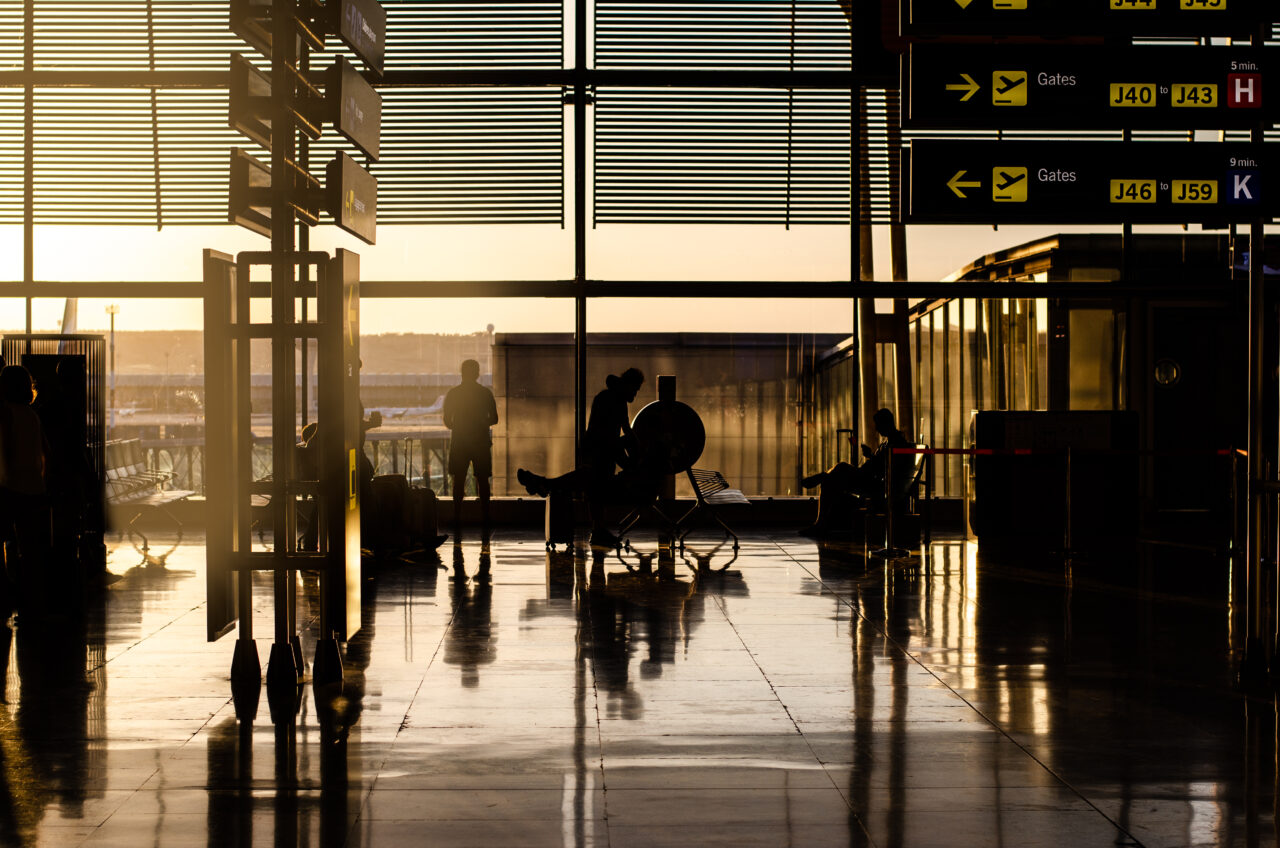 Pasager salvat de la MOARTE, chiar înainte de îmbarcare, pe un aeroport din Italia