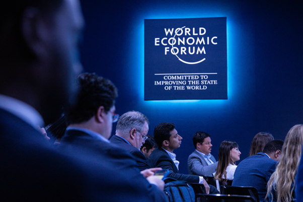 Raport al Forumului Economic Mondial. Peste 92 de milioane de locuri de muncă vor fi ELIMINATE până în 2030 / Noi provocări induse de AI