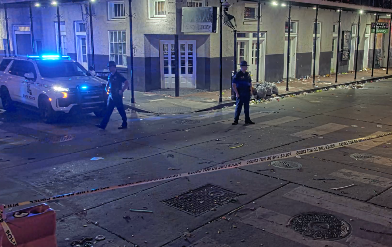 TRAGEDIE în noaptea de Revelion, în New Orleans. Cel puțin 10 persoane a murit, după ce un șofer a intrat în mulțimea de oameni și a deschis focul