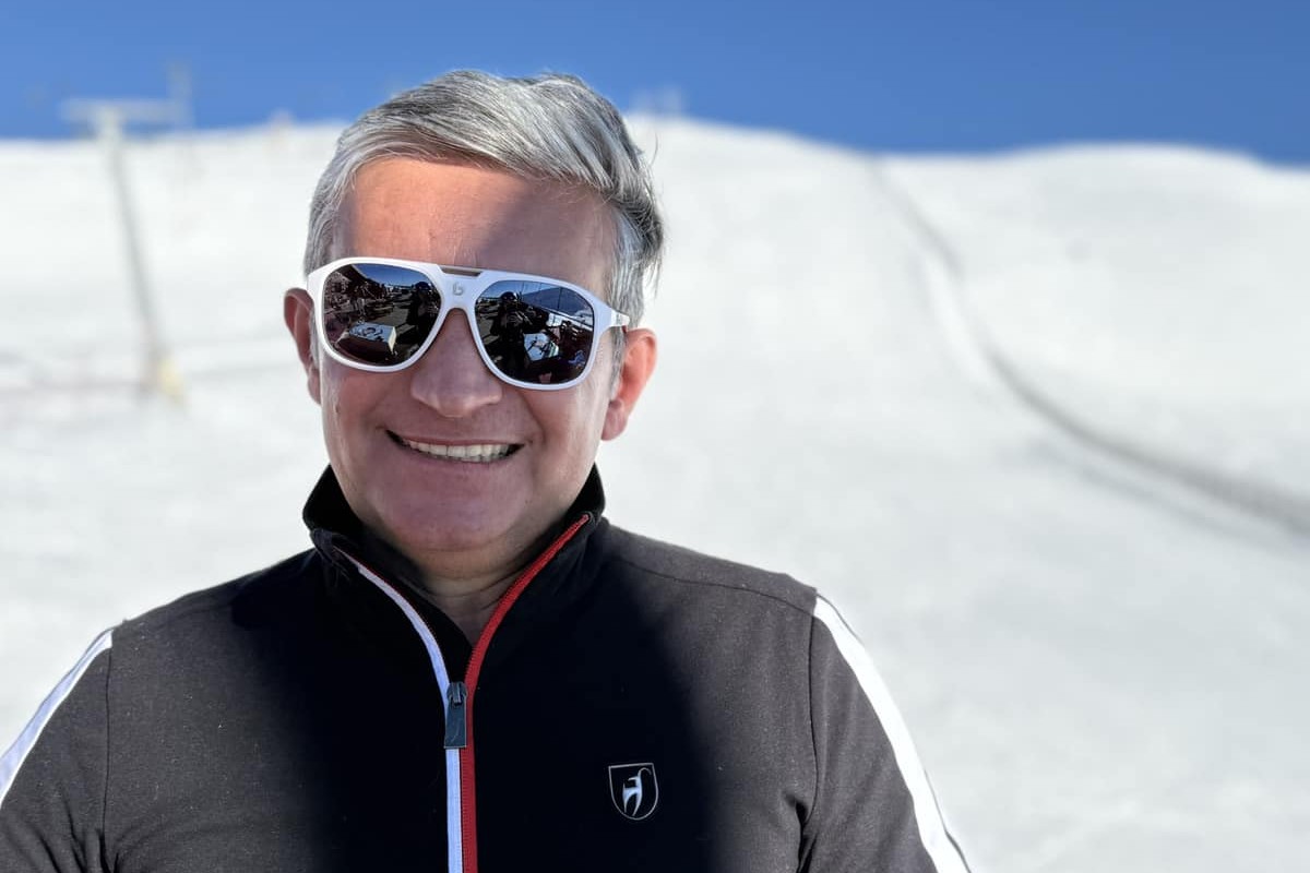 Primarul din Sinaia, vizat de percheziții DNA în legătură cu proprietățile sale imobiliare