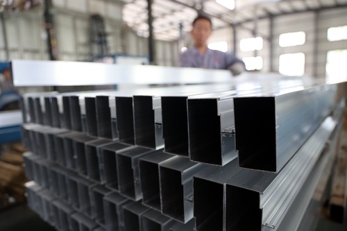 Bloomberg: Un nou pachet de sancțiuni UE împotriva Rusiei ar interzice importurile de ALUMINIU și ar elimina 15 bănci din SWIFT
