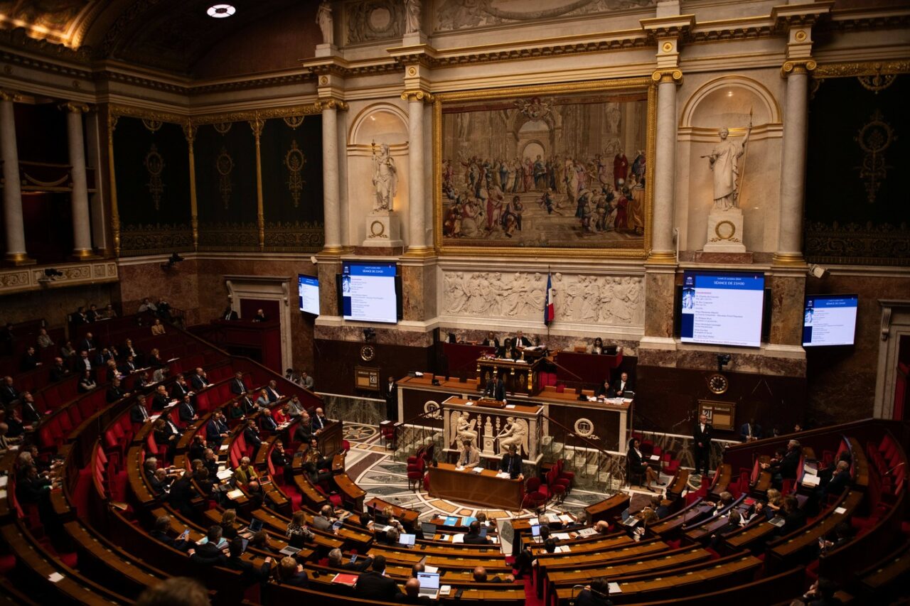 Partidul Socialist din Franța amenință cu moțiune de cenzură noul GUVERN dacă nu obține „concesii remarcabile”