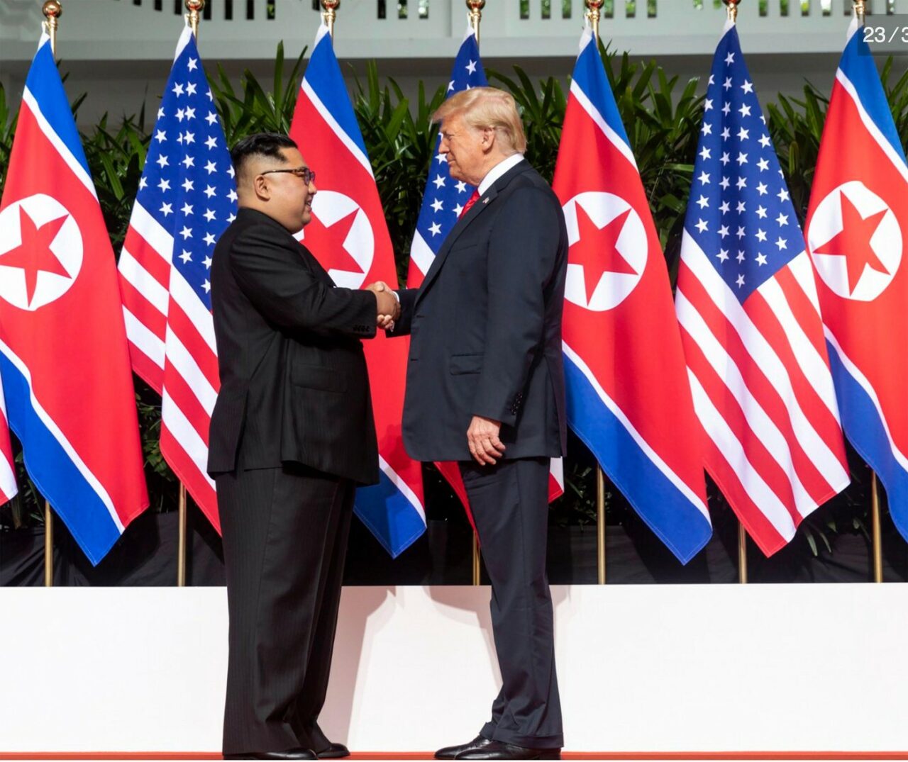 Trump spune că este  în regulă ca dictatorul nord-coreean Kim Jong Un să dețină arme nucleare. „Pentru că sunt singurul om din lume pe care îl place”