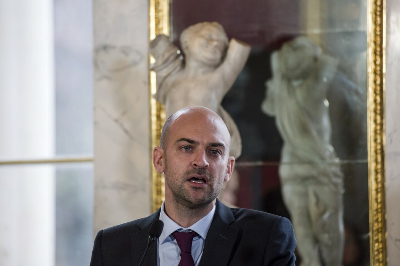FRANȚA îl convoacă pe ambasadorul Iranului pentru a protesta față de cazul „ostaticilor” francezi