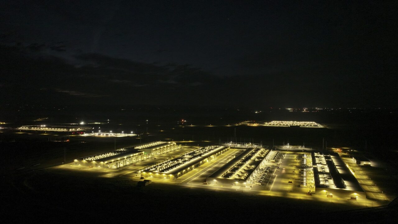 În 2025, compania Meta va cheltui între 60 și 65 de MILIARDE de dolari, în special pe centre de date, clădiri de mărimea INSULEI Manhattan