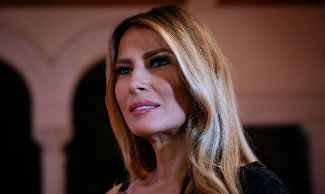 Amazon a CUMPĂRAT drepturile pentru un documentar despre Melania Trump. Cât a plătit Jeff Bezos pentru a se apropia de viitorul președinte american