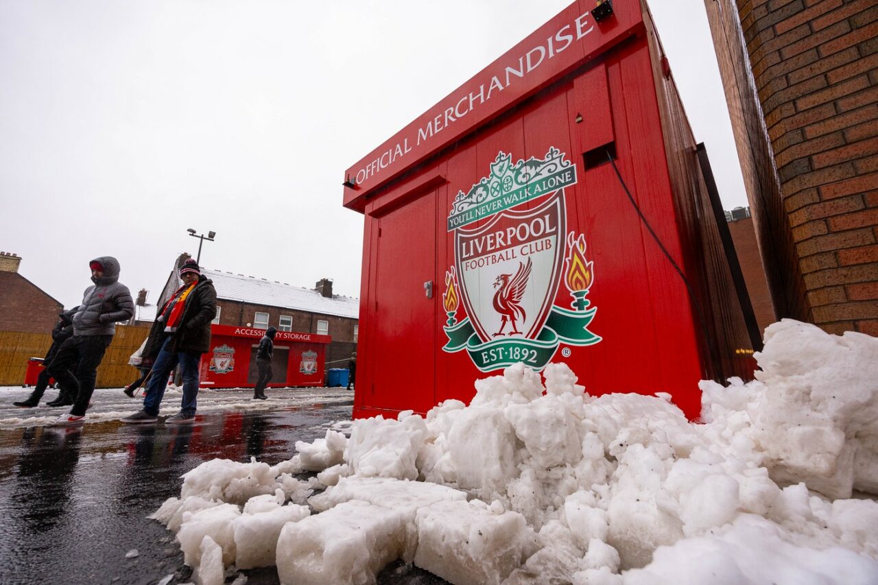 Tatăl lui Elon Musk dezvăluie că miliardarului i-ar plăcea să cumpere clubul LIVERPOOL. Care sunt motivele invocate