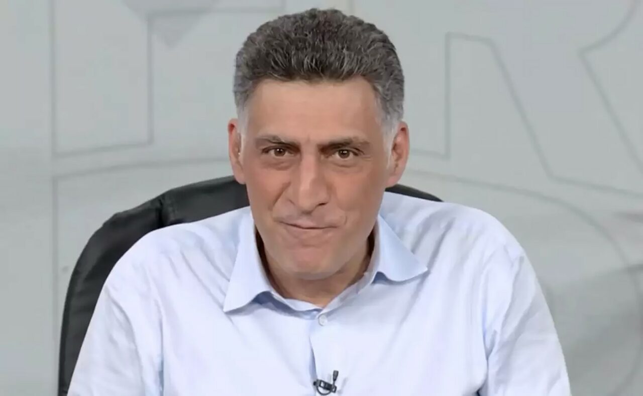 Un cunoscut propagandist al lui PUTIN se află în comă. Regizorul și soția sa, șefa Russia Today, un cuplu controversat