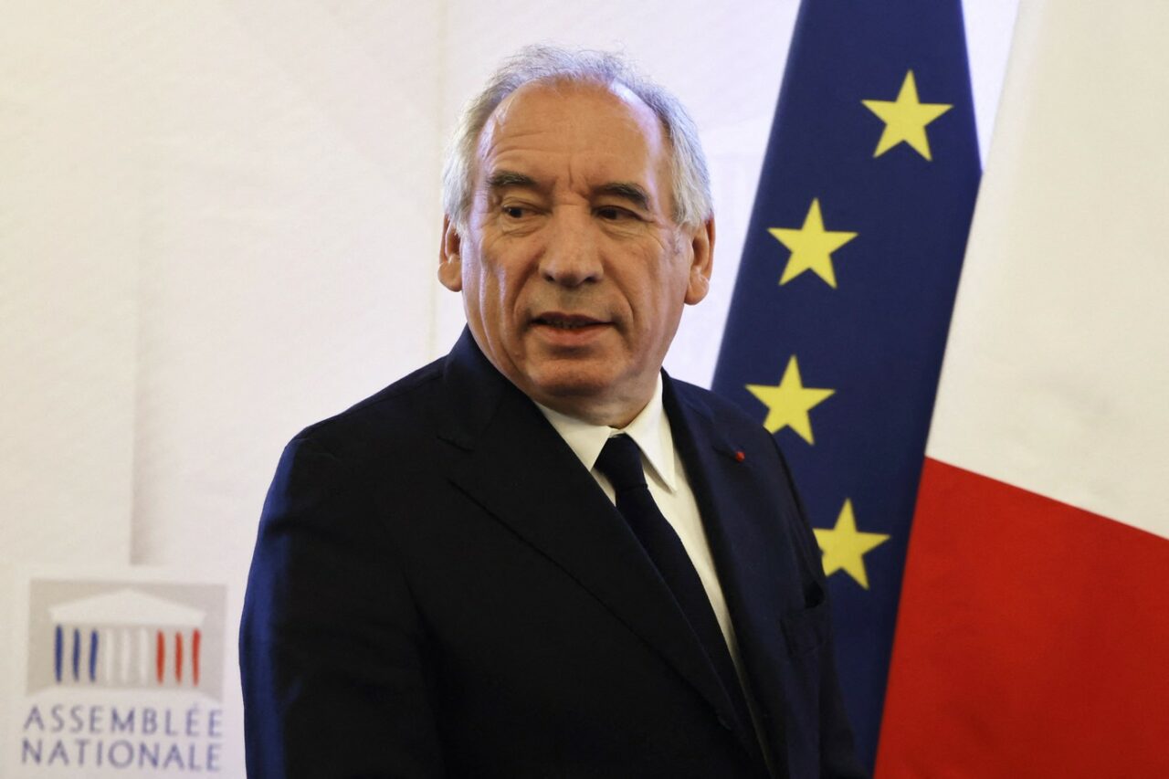 Administrația Emmanuel Macron exclude posibilitatea suspendării reformei pensiilor /Socialiștii amenință cu moțiune de cenzură Guvernul Bayrou