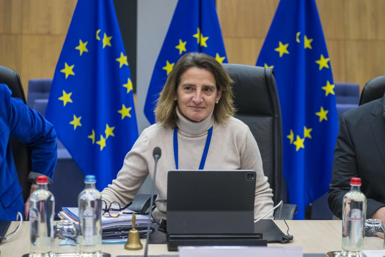 Vicepreședintele Comisiei Europene: Comisia ANALIZEAZĂ opțiunile pentru un program PAN-EUROPEAN de stimulare a cererii de mașini electrice