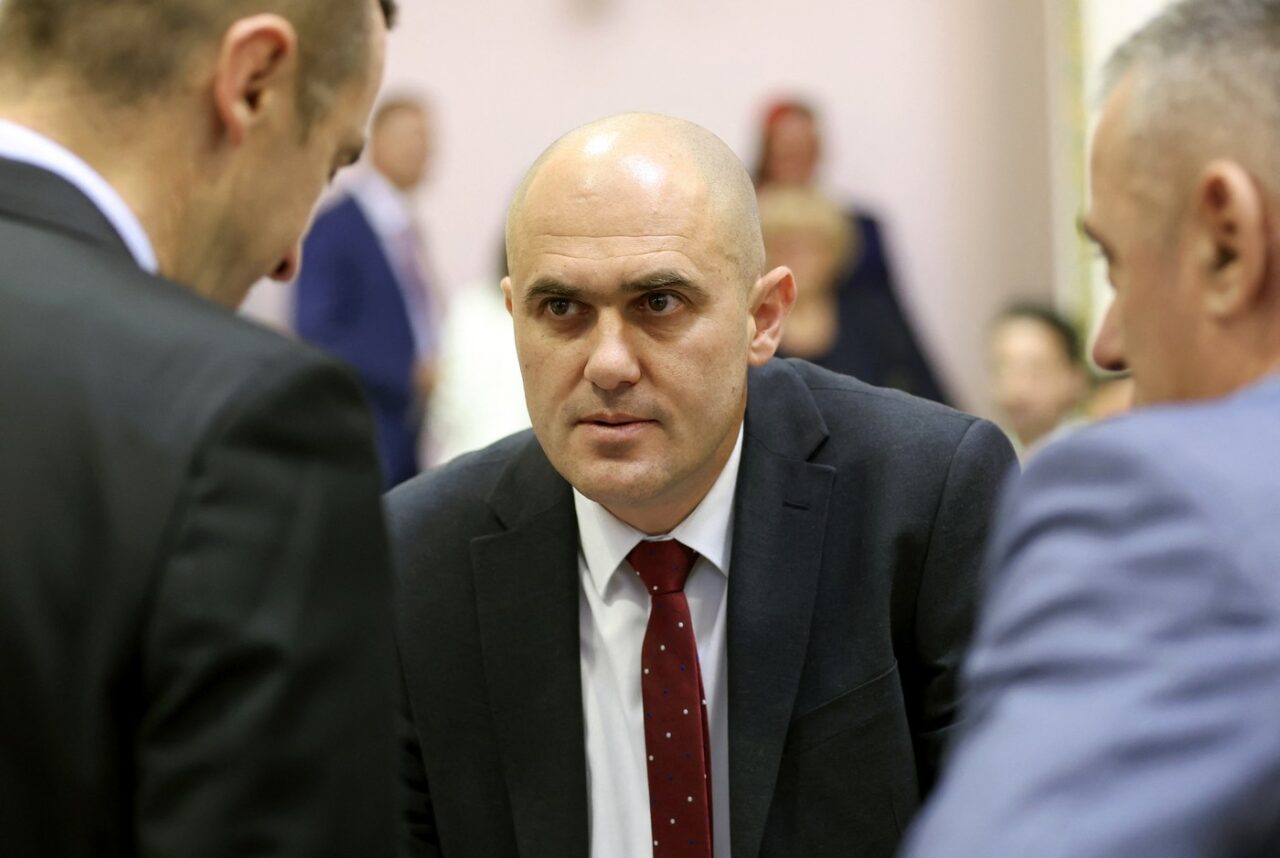 Vicepremierul croat și-a dat DEMISIA, după ce a apărut o filmare în care trăgea cu o armă de foc: „Rezultatul unui gest necugetat”
