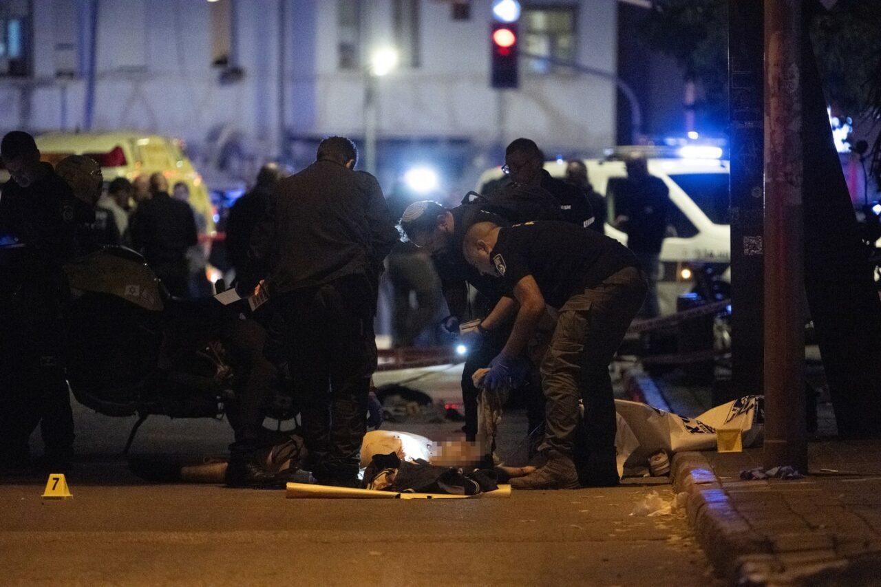 Autorul atacului terorist din TEL AVIV, soldat cu patru răniți, este un marocan cu drept de rezidență în SUA