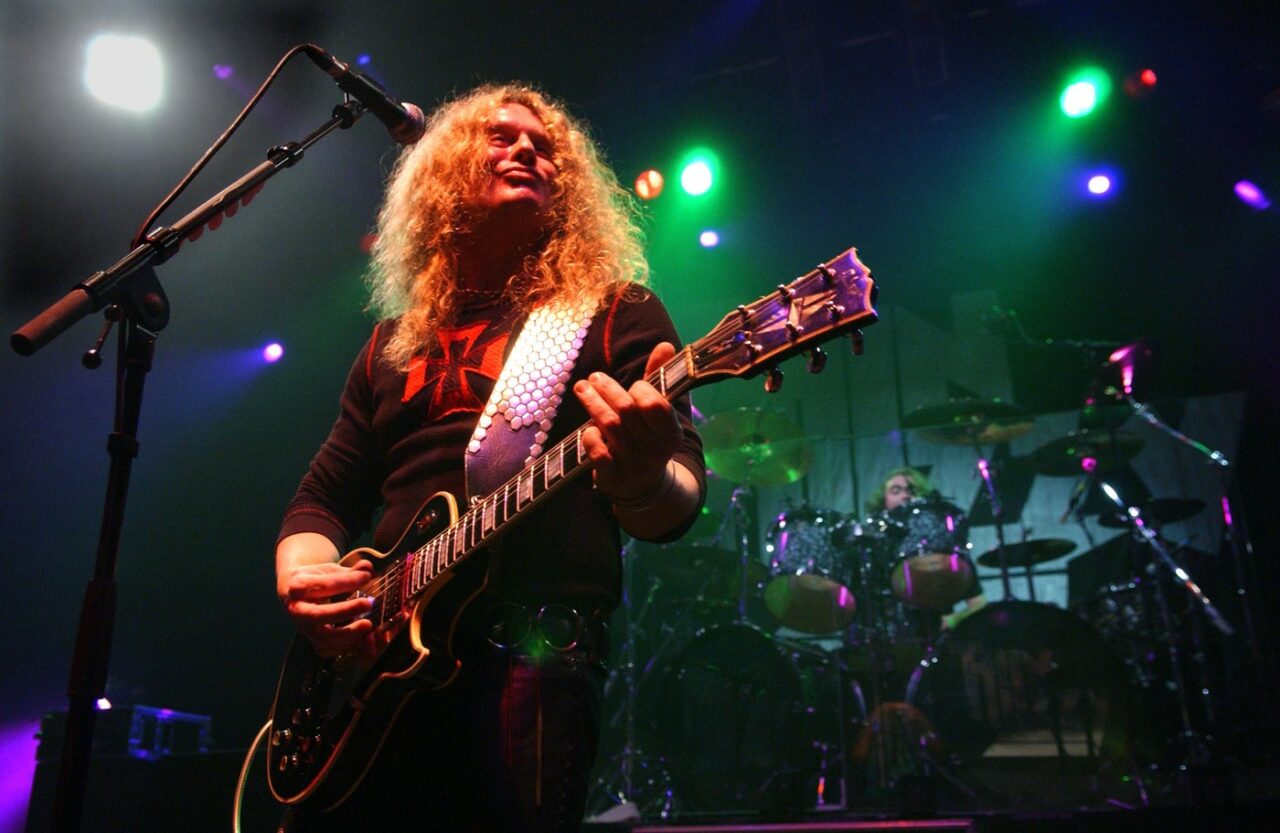 Doliu în lumea artistică. John Sykes, chitaristul trupei Whitesnake, a murit la 65 de ani, după o lungă bătălie cu cancerul