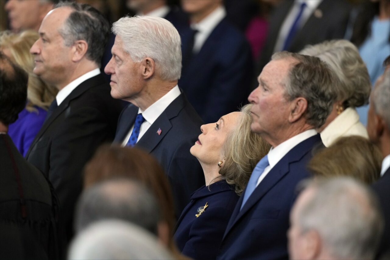 Momentul viral când Hillary Clinton RÂDE de anunțul lui Donald Trump privind REDENUMIREA Golfului Mexic