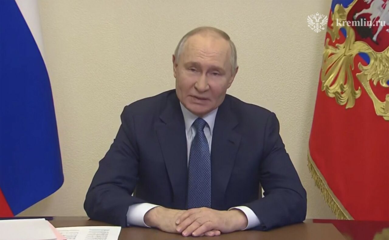 Reuters: Vladimir Putin este din ce în ce mai ÎNGRIJORAT de problemele din economia Rusiei