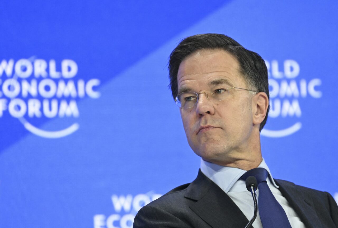 Mark Rutte: În cazul unei victorii ruse în Ucraina, costurile apărării statelor NATO ar crește la MII de miliarde de euro