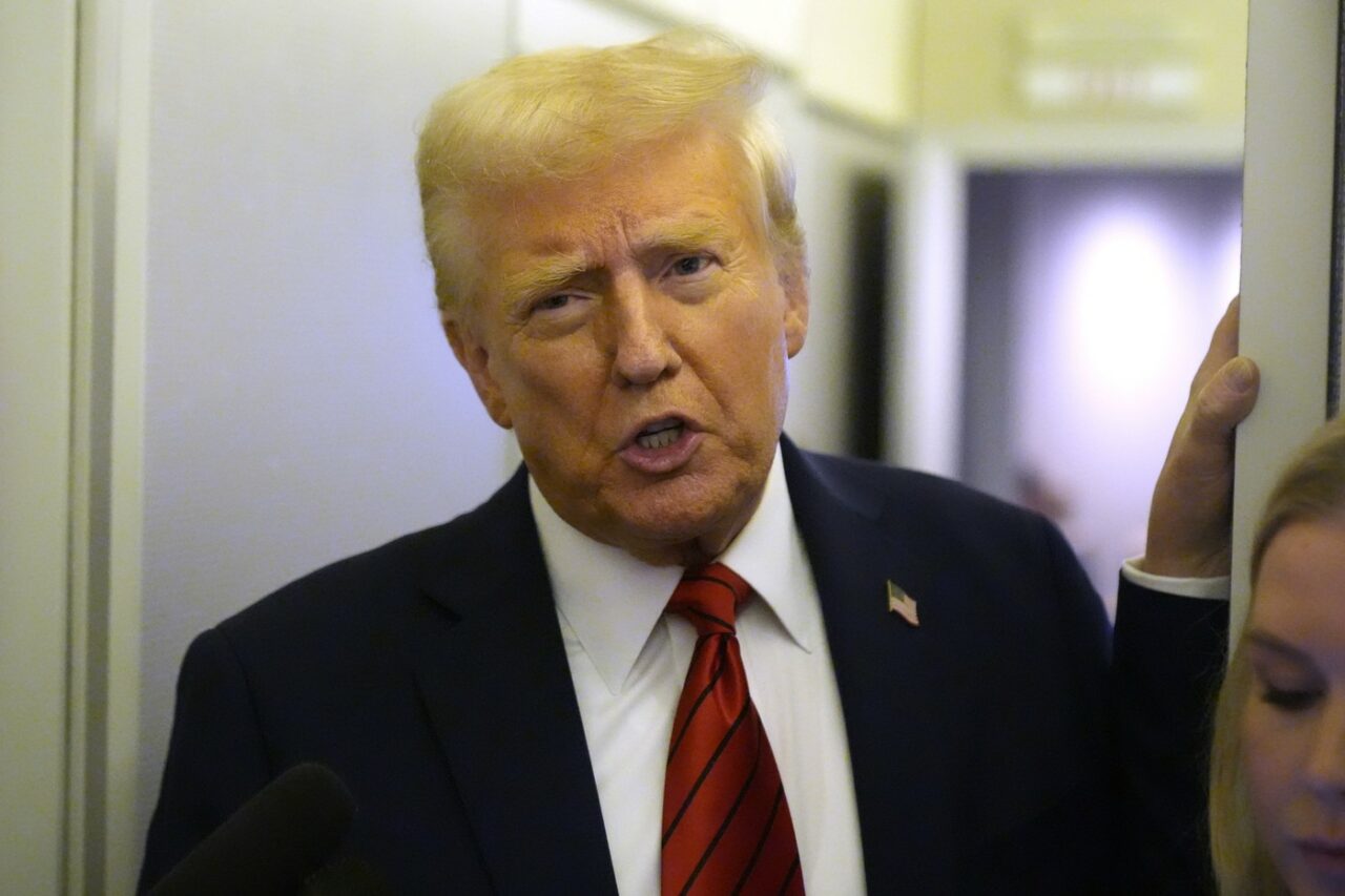 Aproximativ 4.500 de ROMÂNI vor fi DEPORTAȚI din SUA, în urma măsurilor impuse de președintele Donald Trump