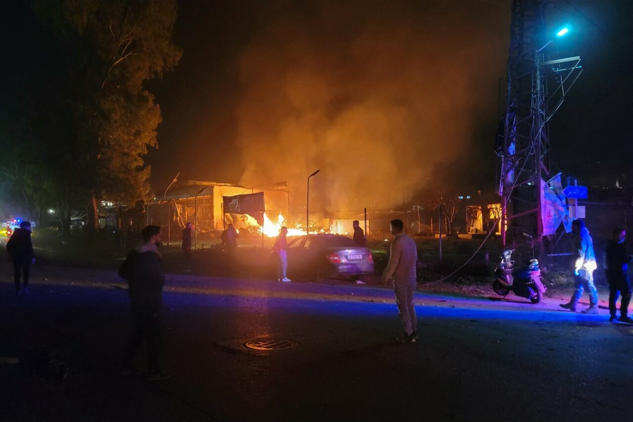 Avioane militare israeliene au BOMBARDAT poziții islamiste din sudul Libanului, în pofida armistițiului cu Hezbollah