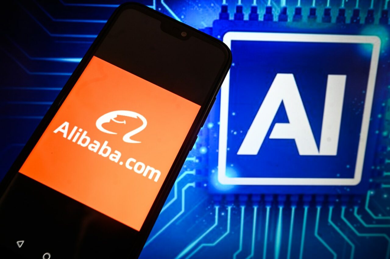 Compania chineză Alibaba a prezentat un sistem de INTELIGENȚĂ ARTIFICIALĂ care ar depăși performanțele DeekSeek
