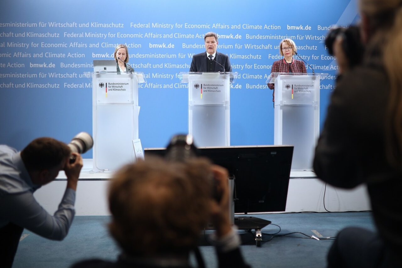 GERMANIA a revizuit în scădere creșterea economică /Berlinul denunță „incertitudinea geopolitică” generată de Trump