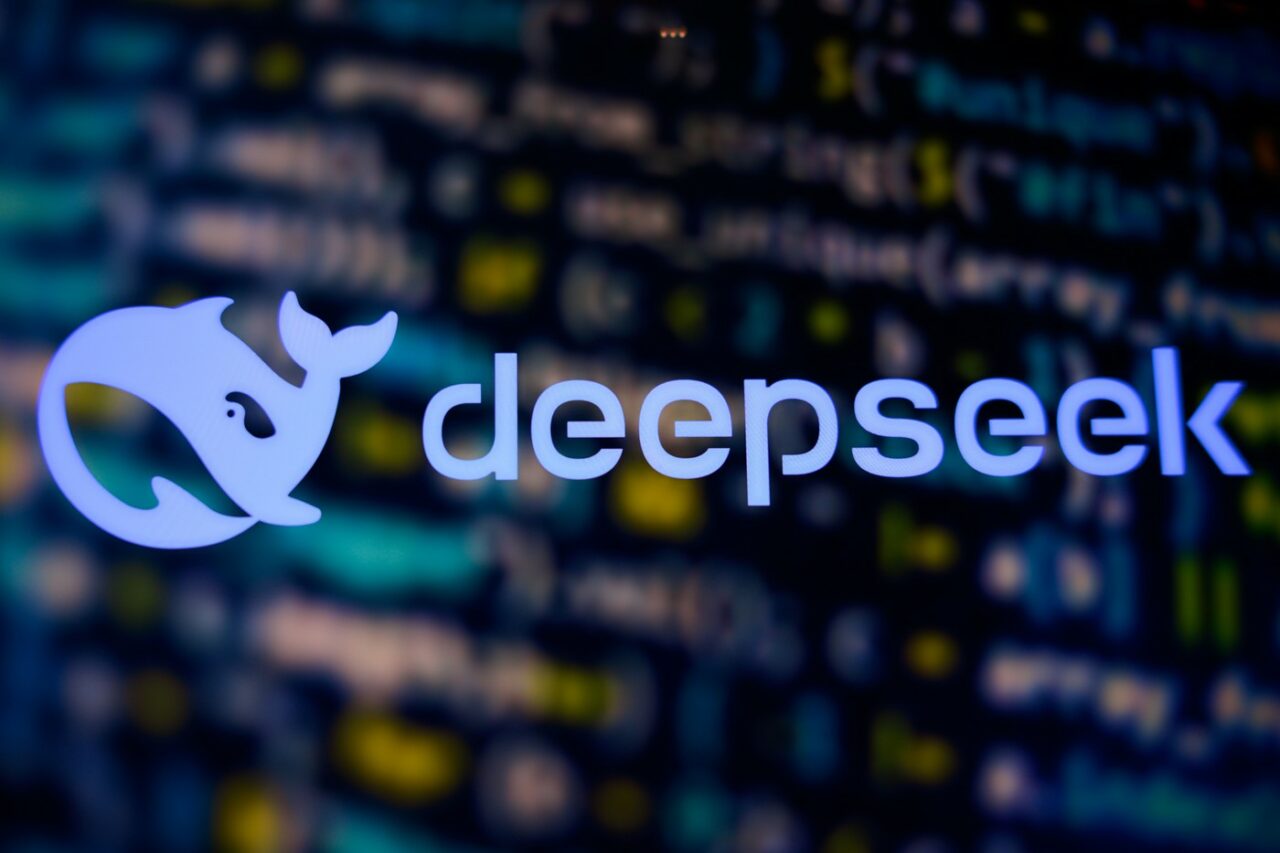 UE monitorizează RISCURILE generate de ascensiunea companiei chineze DeepSeek