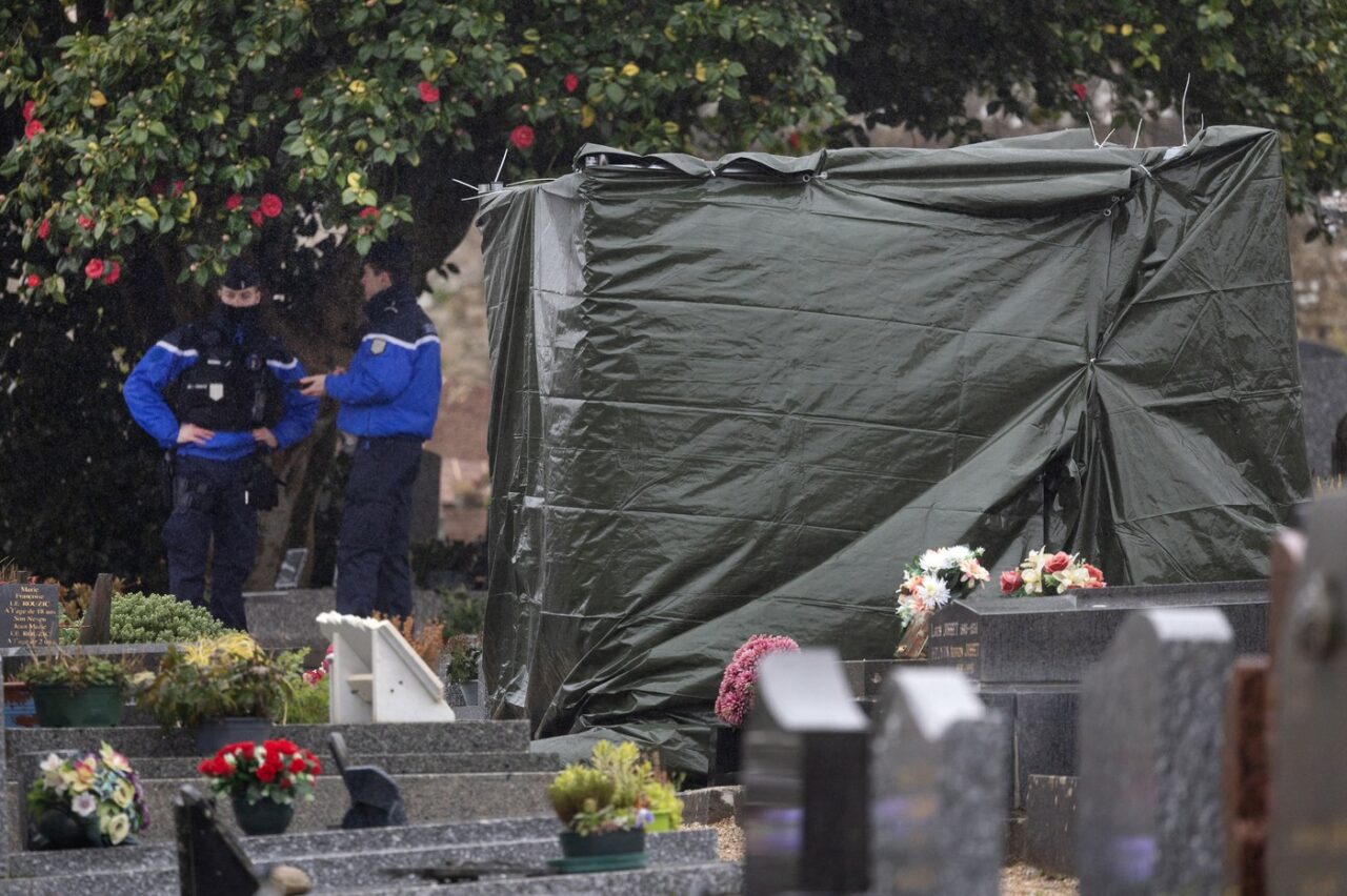 Mormântul lui Jean-Marie Le Pen a fost vandalizat/ Bardella: „Un act incalificabil”
