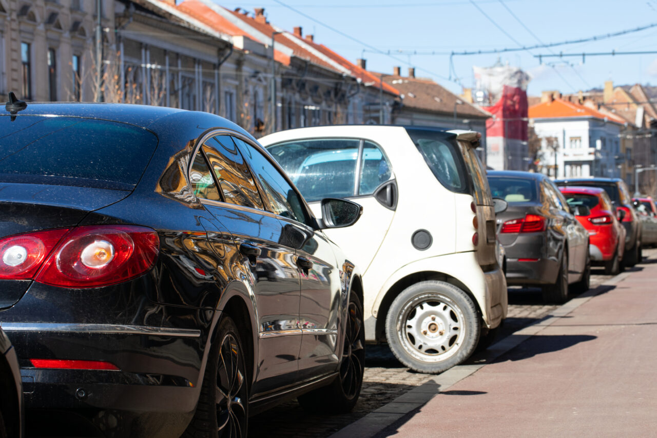 Un client a plătit 179.000 euro pentru un apartament din Cluj Napoca. PARCAREA l-a costat cât o Dacia Duster