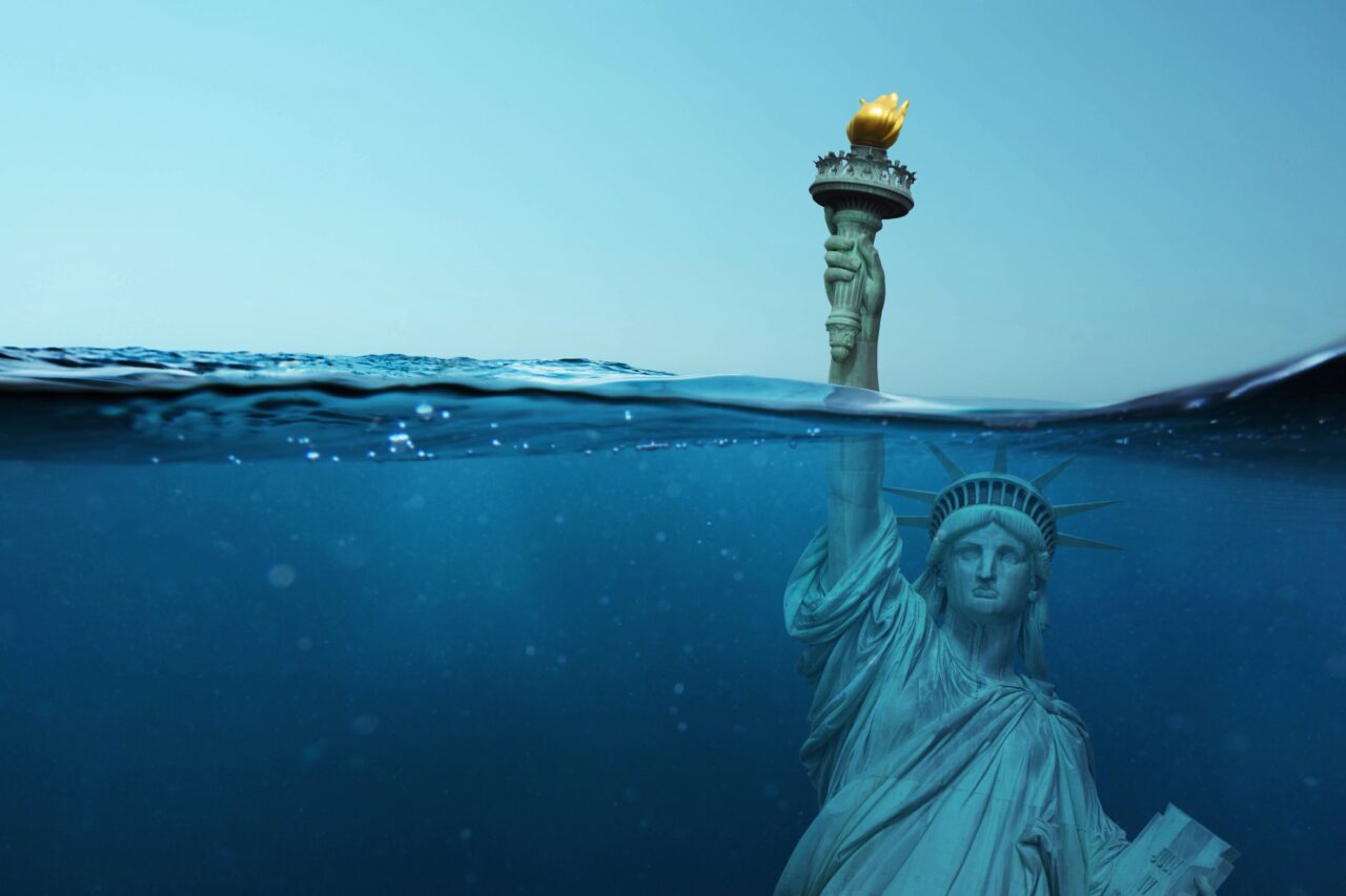 Nivelul mărilor și oceanelor ar putea crește până la 1,9 METRI până în anul 2100, avertizează cercetătorii