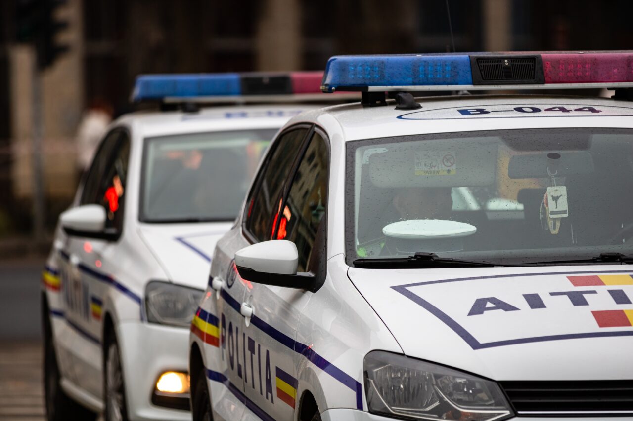 Scandal la Primăria din Cernavodă. Consilierii locali și-au împărțit injurii și îmbrânceli