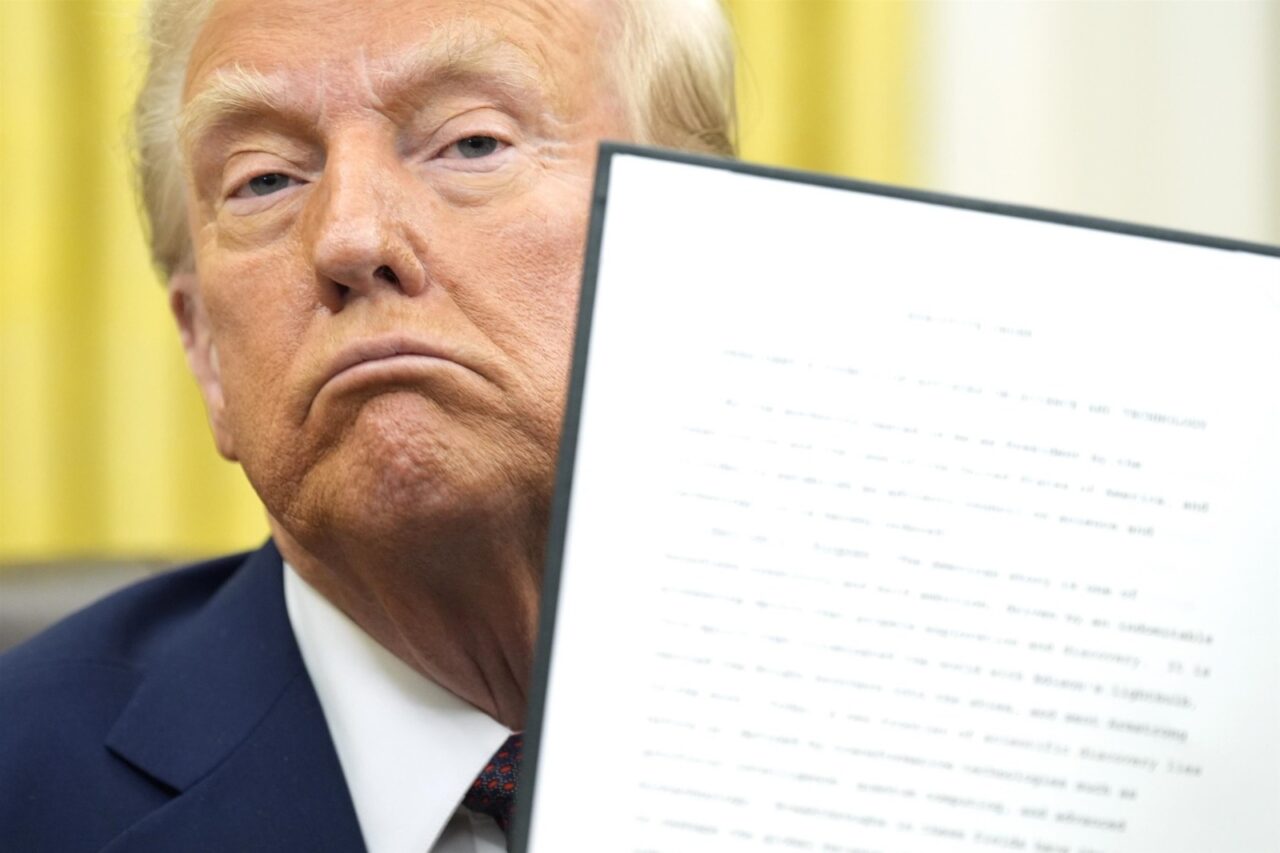 România și lumea în NOUA ERĂ TRUMP. Ce cred românii despre revenirea fabuloasă a preşedintelui american şi ce influență va avea asupra țării noastre?