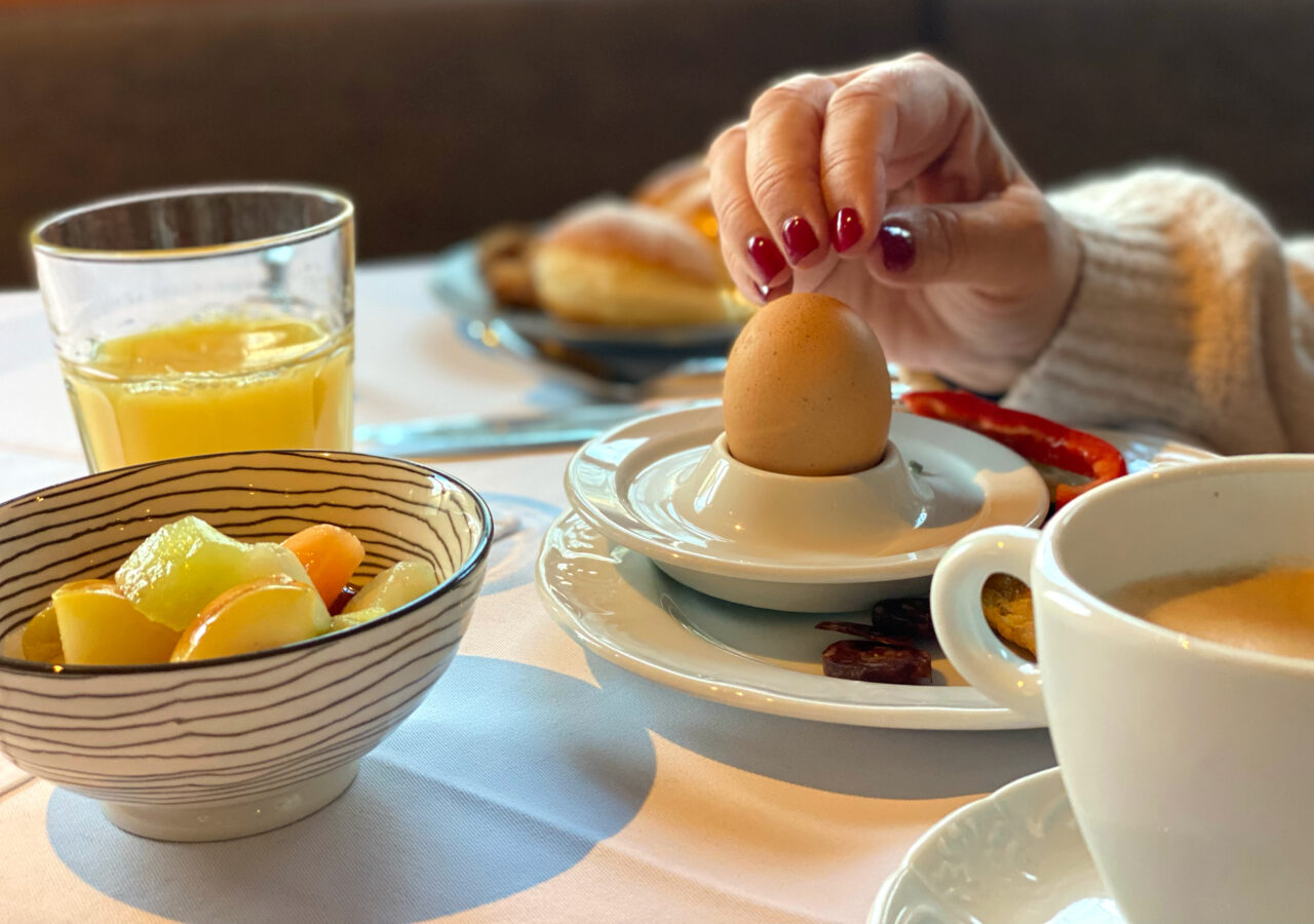 Americanii au ajuns să plătească un preț EXORBITANT pentru ouă. Economiștii consideră prețul acestora de referință pentru piața alimentară