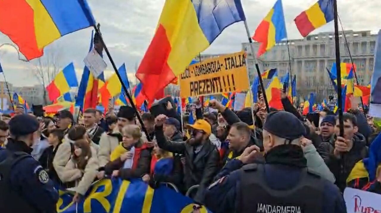 Bărbat REȚINUT pentru distrugere după ce a vandalizat mașina Antena 1 la protestul pro-Georgescu din București