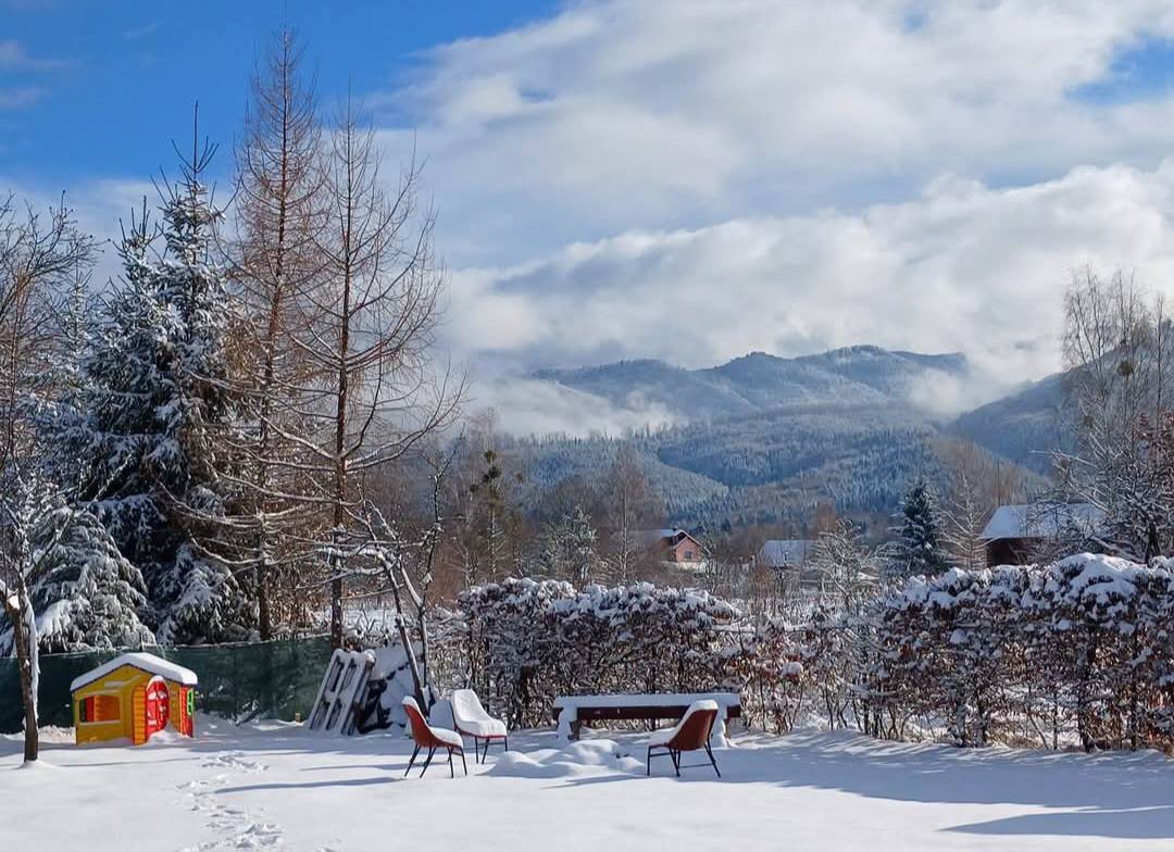 SATUL din România construit în stil brâncovenesc cu cel mai lung nume. A devenit o destinație de vacanță superbă care atrage tot mai mulți turiști