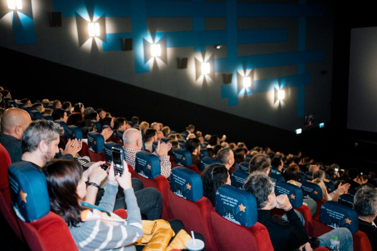 „Țăndări”, comedia regizată de Bogdan Naumovici, pe primul loc în box office