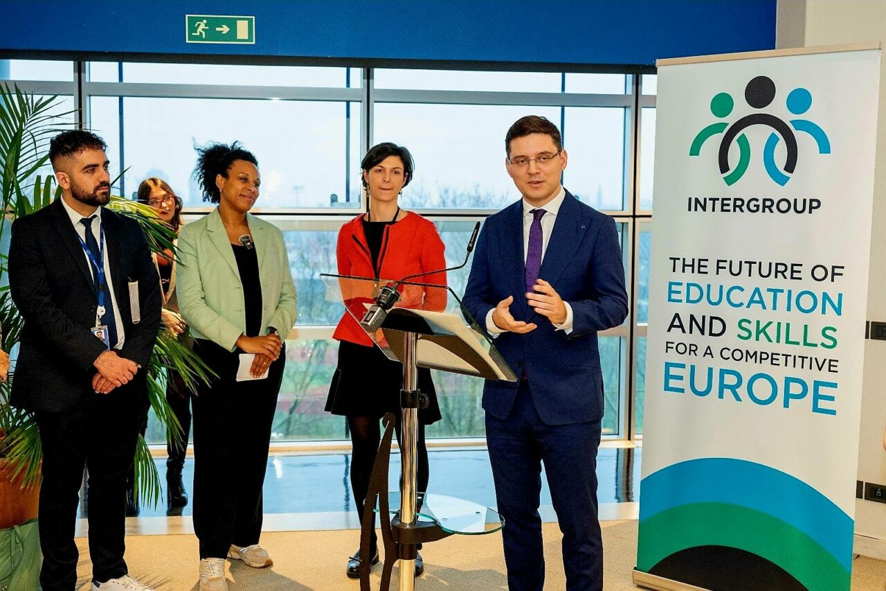 Primul Intergrup dedicat educației și competențelor. Inițiativa ar putea beneficia de 20% din viitorul BUGET european
