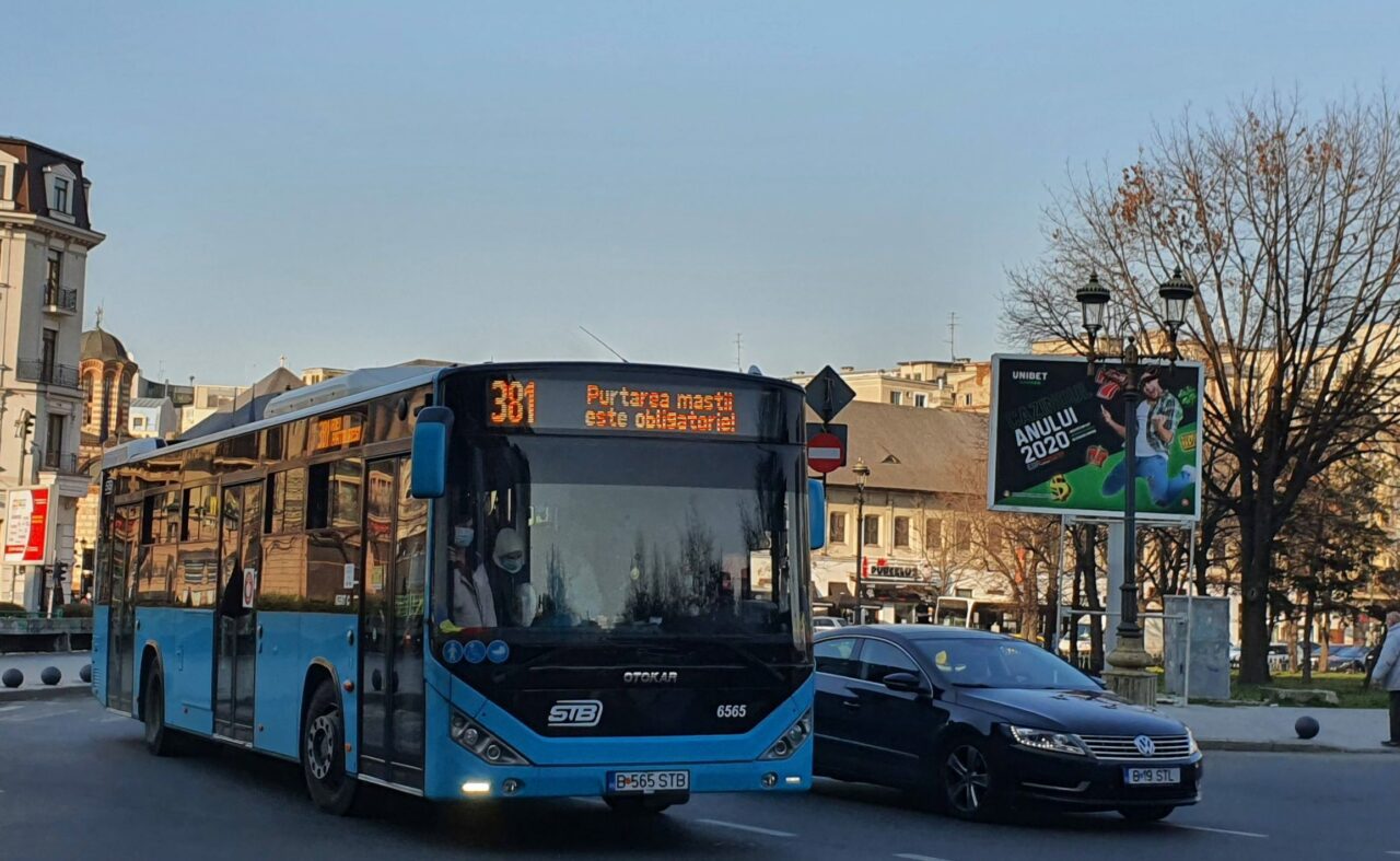 Un AUTOBUZ a luat foc pe Șoseaua Mihai Bravu din Capitală