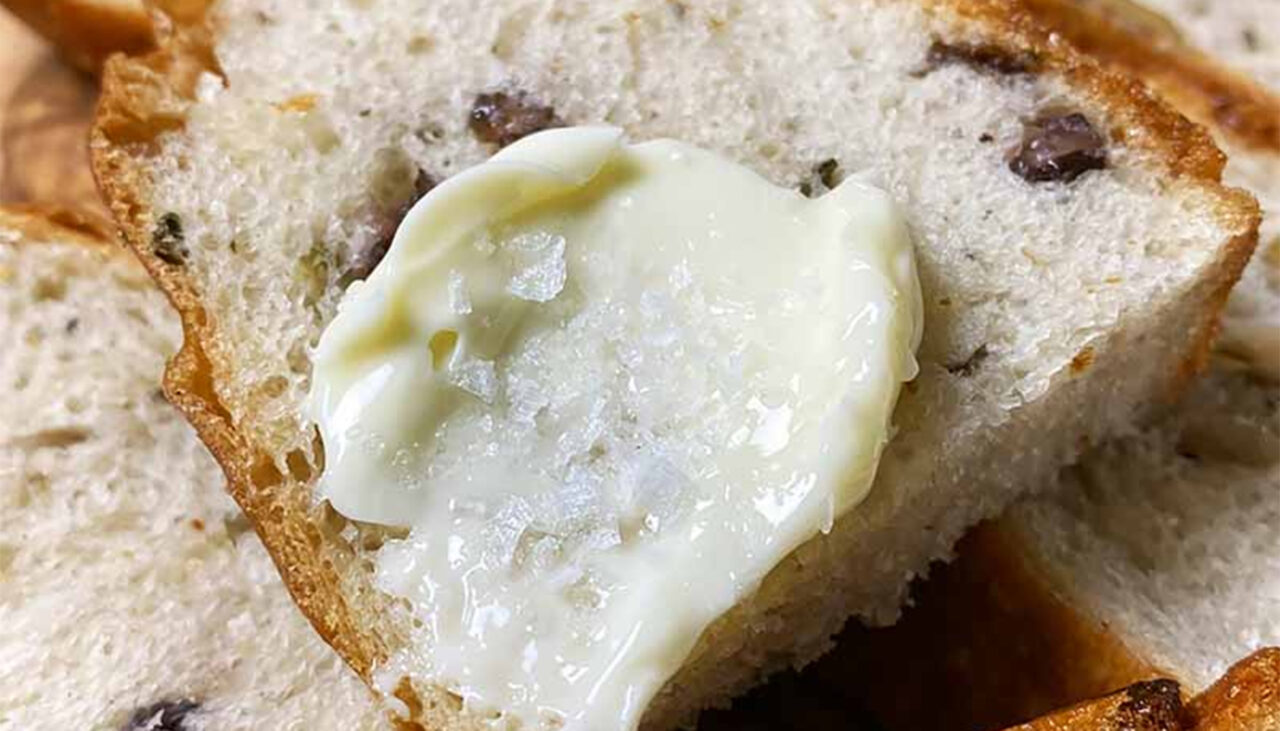 Singurul condiment care reduce hipertensiunea. Poate fi mâncat pe pâine!